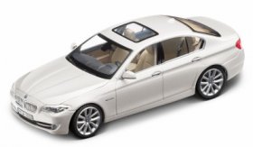 Модель BMW 5 серии 80422158005