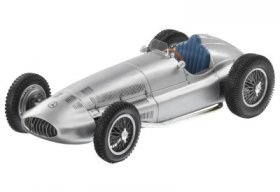 Модель Mercedes Race Car B66040439