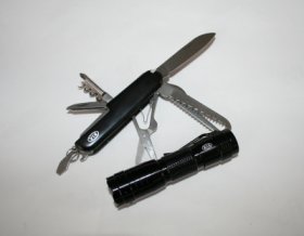 Нож и фонарик KiA R8480AC441K