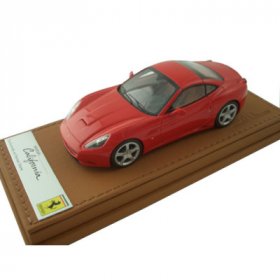 Ferrari California 1:43 scale model. Red 270009849