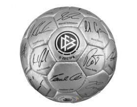 Футбольный мяч Mercedes B66955533