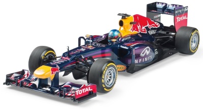 Модель болида Infiniti Red Bull M111232