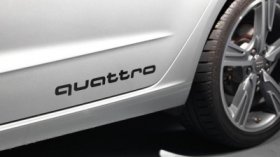 Наклейки Audi quattro 4G0064317Y9B