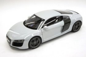 Модель Audi R8 5010918425